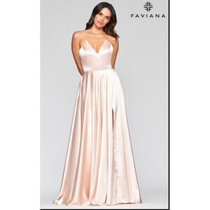 Faviana Glamour Lace Up Back Gown In Pearl Size 00 NWT (Prom,Bridesmaid, Formal)